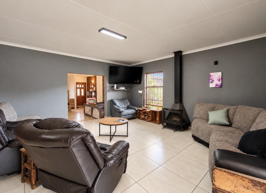 4 Bedroom Property for Sale in Pellissier Free State
